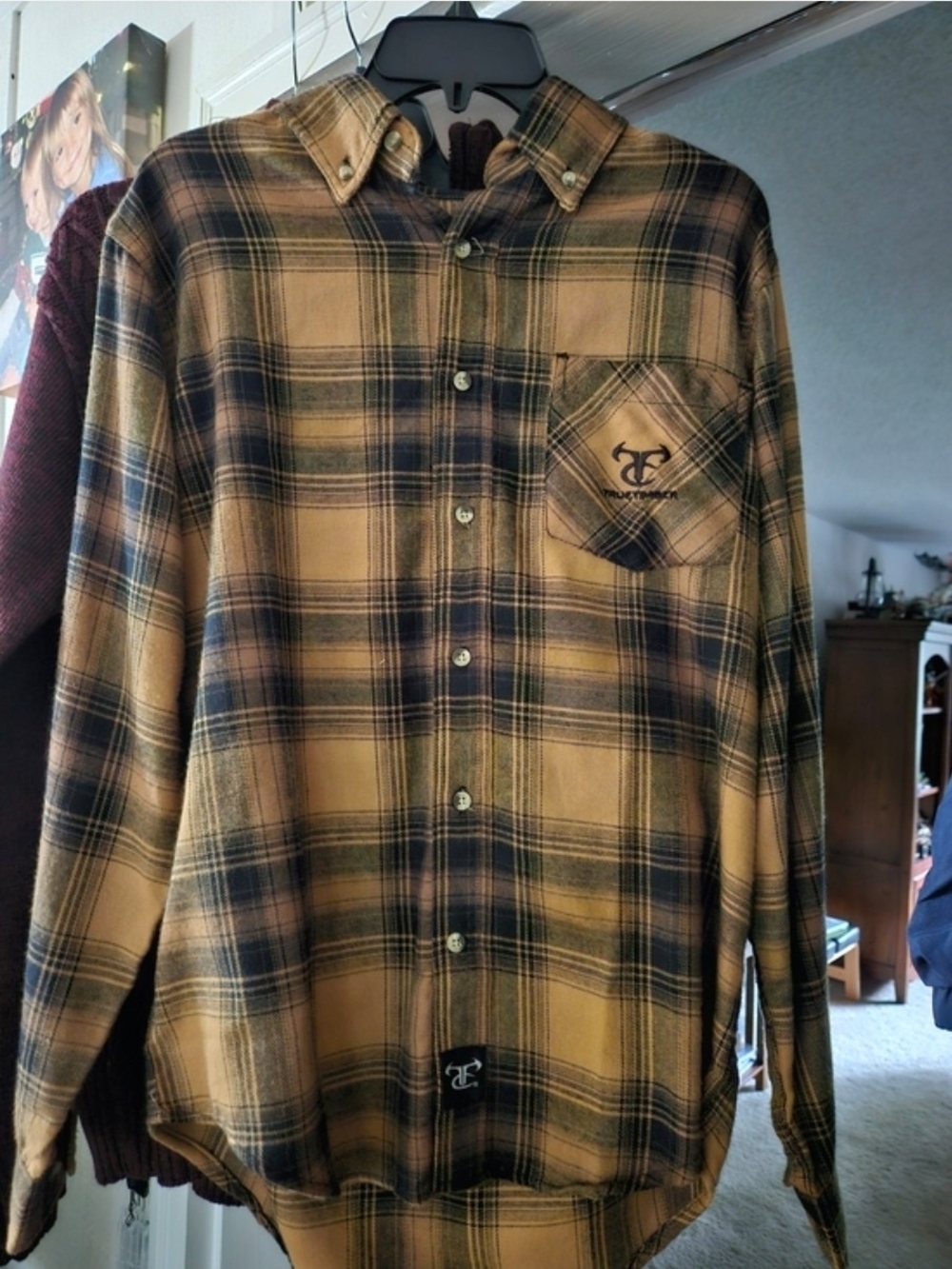 True Timber Large Men's Caramel Plaid Button-Down Shirt with Chest Pocket